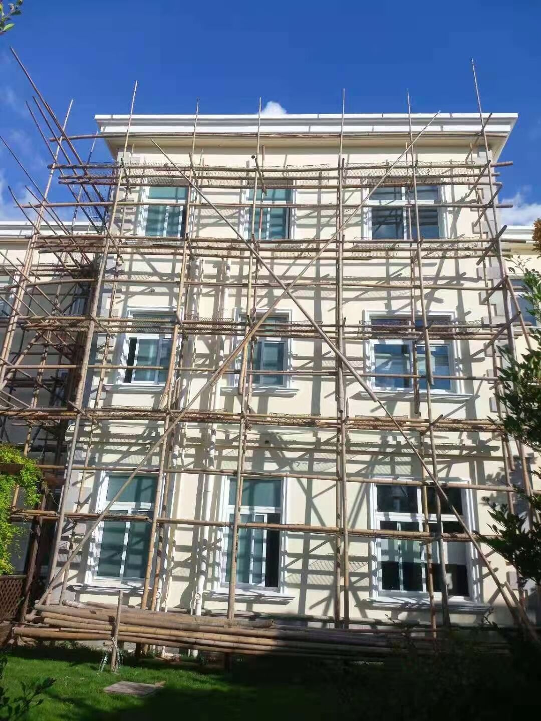 搭设毛竹脚手架安全实惠-上海毛竹脚手架不挂网-毛竹脚手架图片